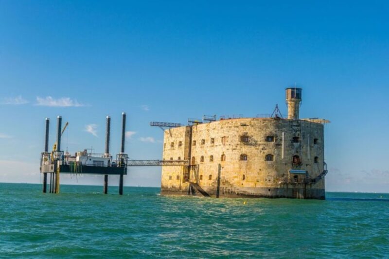 La Rochelle: Private custom tour with a local guide - Key Points