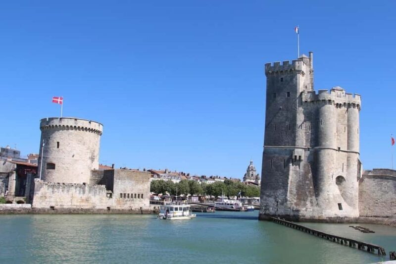 La Rochelle: walking tour with a local guide - The Sum Up