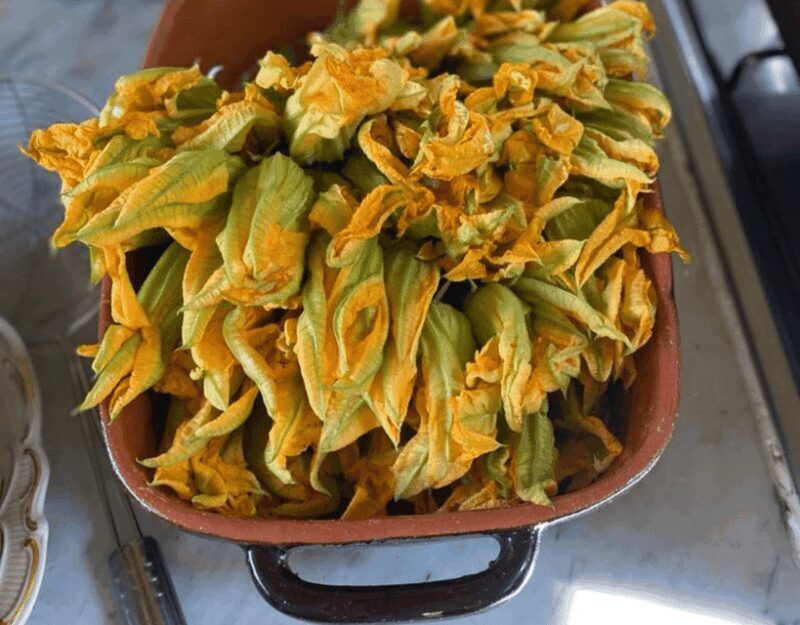 La Spezia: Home Restaurant Experience with Pool Access - The Sum Up