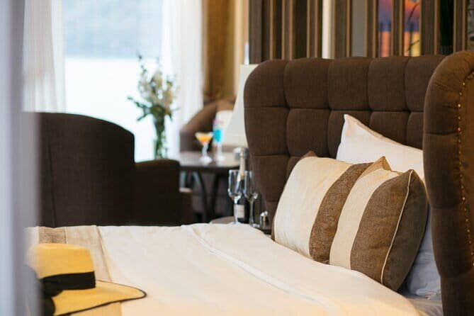 La Stellar Cruise 3-day Explore Halong and Lan Ha Bay from Hanoi - Key Points