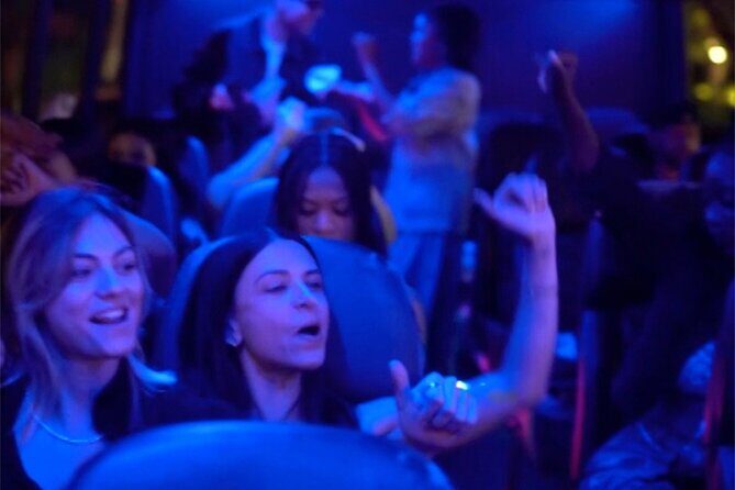 LA: TMZ Hollywood Nightlife Bar and Club Tour with Onboard DJ - FAQ