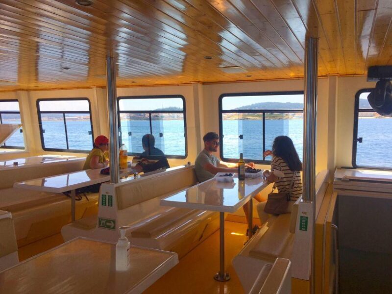 La Toja: Boat Tour at the Arousa estuary with mussel tasting - Authentic Experiences from Reviewers