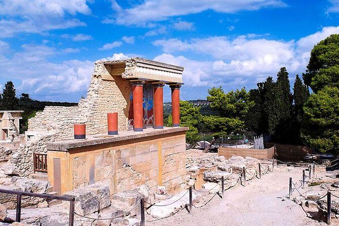 Labyrinth of Knossos (Shared Tour with Entry Tickets) - An In-Depth Look at the Tour Experience