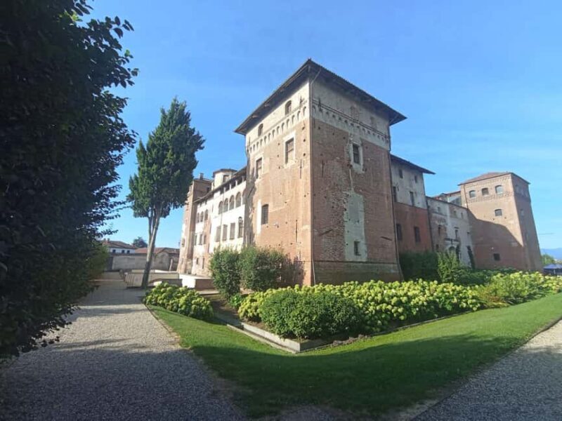 Lagnasco: Castles of the Marchesi Tapparelli D'Azeglio - An In-Depth Look at the Castelli dei Marchesi Tapparelli DAzeglio