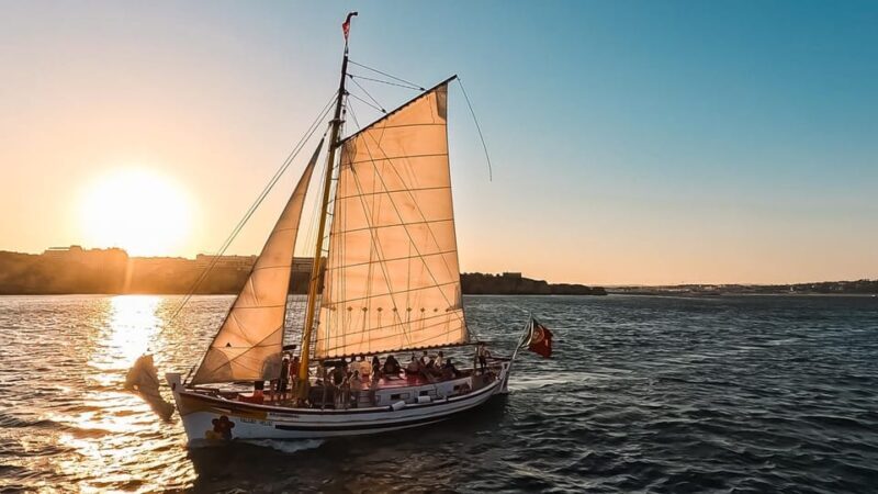 Lagos: Sunset Sail aboard a Traditional Boat with Prosecco - FAQs