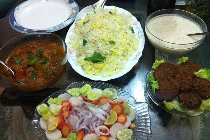 Lahore's Complete Night Food Tour: Local Culinary Experience - Stop 1: Food Street Fort Road – A Feast for the Senses