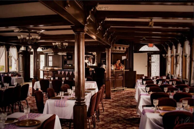 Lake Conroe: Sunset Dinner Cruise with Live Music - Key Points