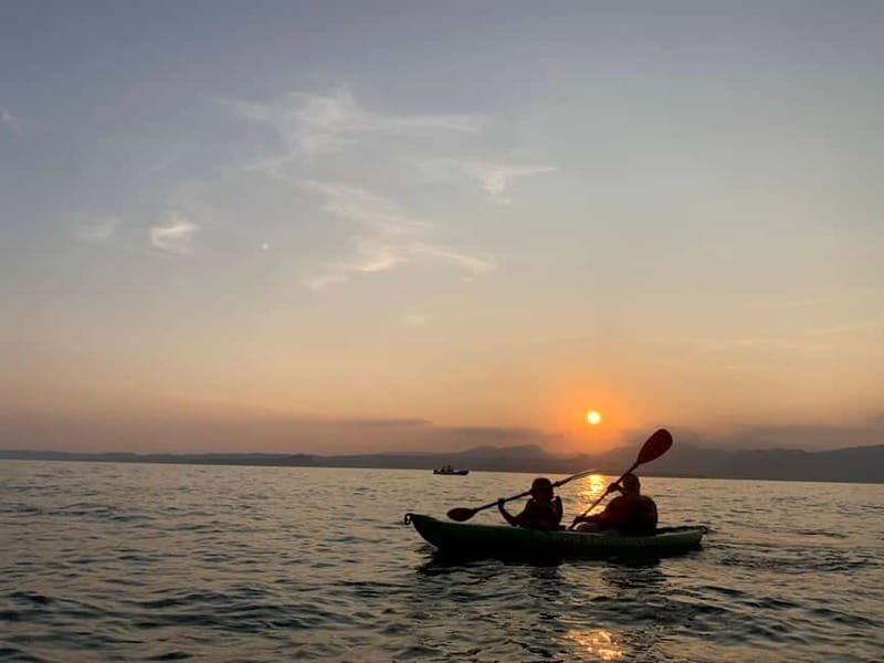 Lake Garda: Sunset Canoeing Tour to Punta San Vigilio - The Sum Up