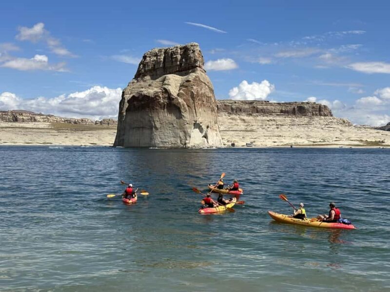 Lake Powell: Single Kayak Rental from Wahweap Launch Ramp - An Introduction to the Kayaking Adventure at Lake Powell