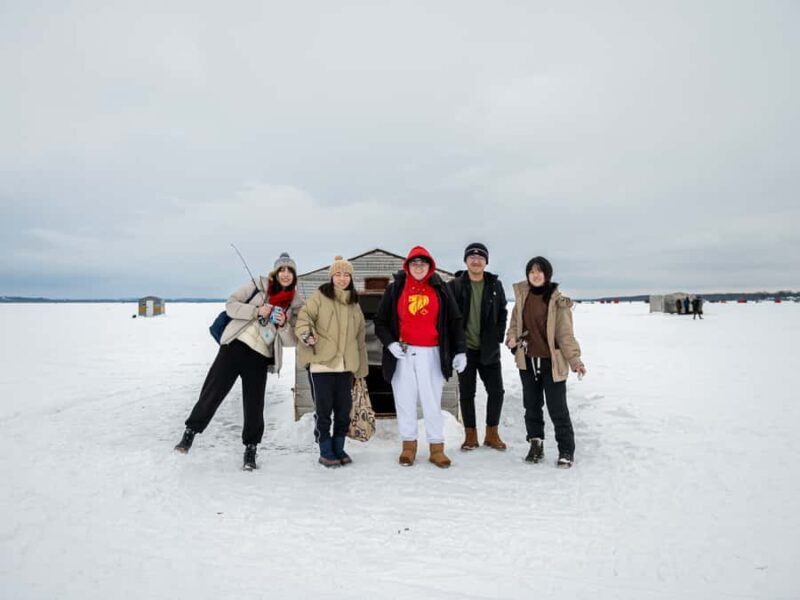 Lake Simcoe: Ice fishing experience - An In-Depth Look at the Ice Fishing Adventure