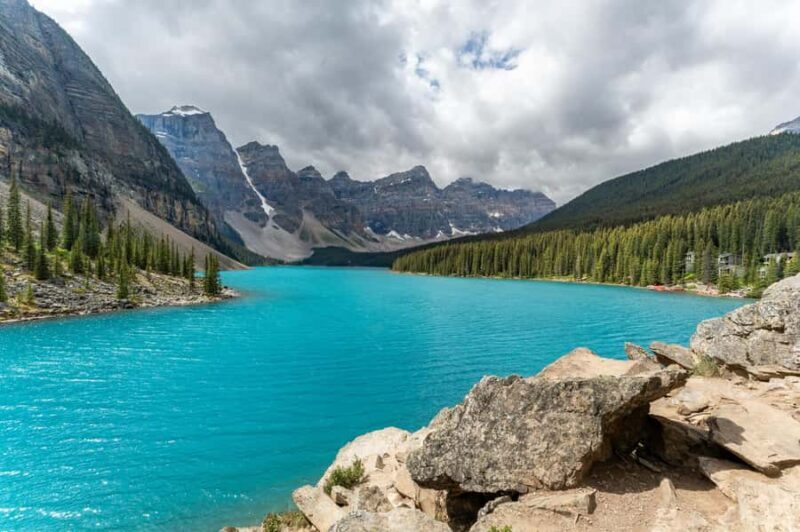 Lakes Moraine, Louise, Emerald, Johnston Canyon & Yoho Tour - References