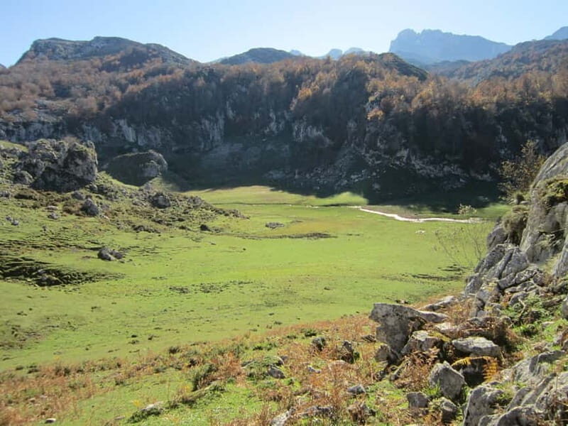 Lakes of Covadonga and Sanctuary of Covadonga: Guided and interpreted tour - Key Points