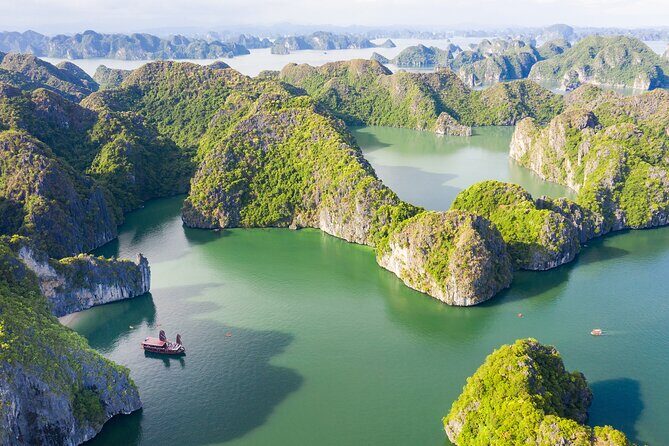 Lan Ha bay deluxe cruise 2 days: Kayaking & swimming at pristine places - What the Reviews Reveal