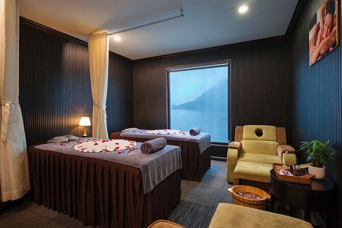 Lan Ha Bay Escapade: 2 Days 1 Night with Merry Cruise from Hanoi - Who Will Love This Tour?