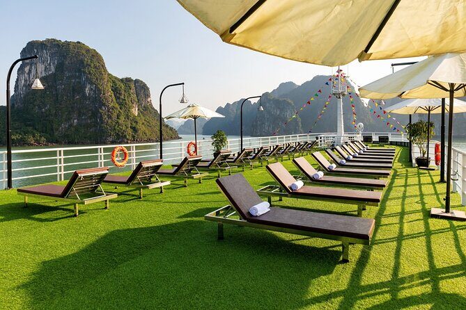 Lan Ha bay luxury cruise 2D/1N: Kayaking, jumping & Swimming at pristine places - A Deep Dive into the Experience