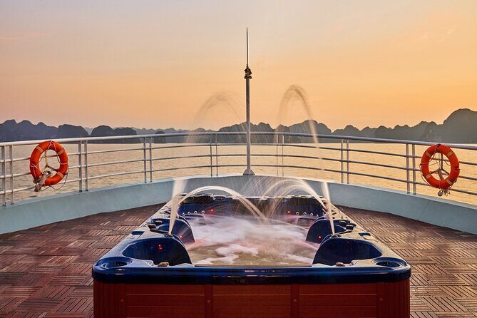 Lan Ha bay luxury cruise 2D/1N: Kayaking, jumping & swimming at pristine places - The Sum Up