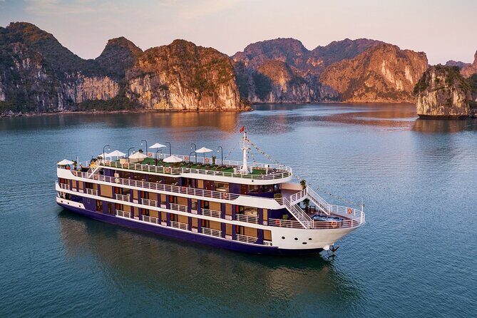 Lan Ha bay luxury cruise 2D/1N: Kayaking, Swimming & full meals, pristine bay - A Detailed Look at the 2-Day Lan Ha Bay Luxury Cruise