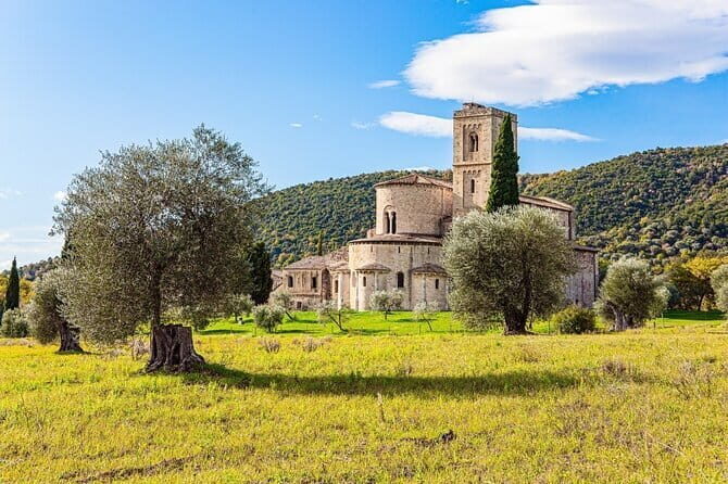 Lands of Brunello wine Pienza and Montalcino with Gourmet Lunch - Key Points