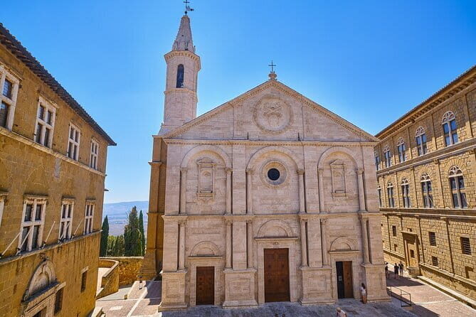 Lands of Brunello wine Pienza and Montalcino with Gourmet Lunch - Key Points