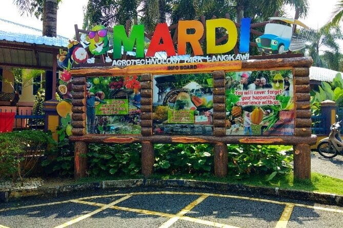 Langkawi Mangrove Boat tour With Mardi Agrotechnology Fruit Park - What to Expect From the Tour