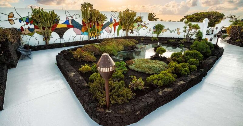 Lanzarote: César Manrique & Teguise Market from Cruise Port - Key Points