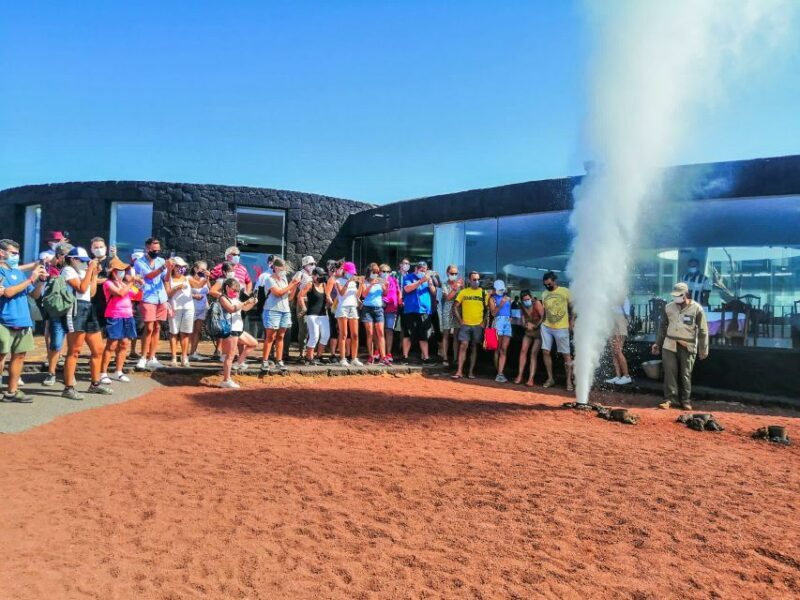 Lanzarote: Full-Day Island Highlights Tour - Scenic Stops and Cultural Insights