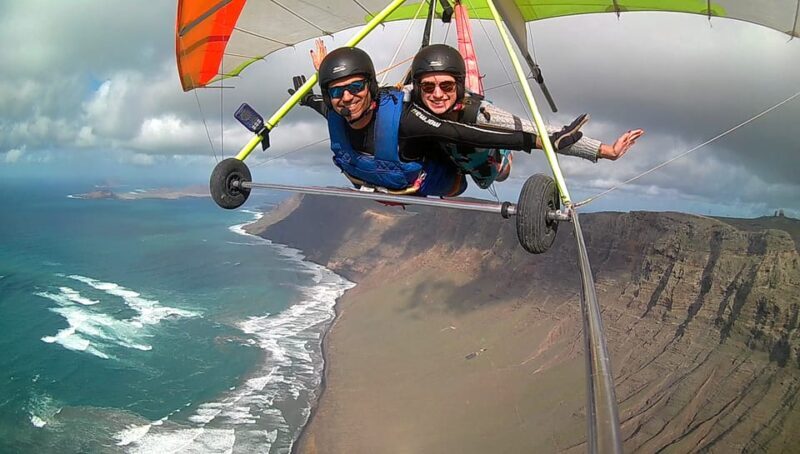 Lanzarote Hang Gliding Tandem Flights - Lanzarote Hang Gliding Tandem Flights: A Flight Above the Volcanoes