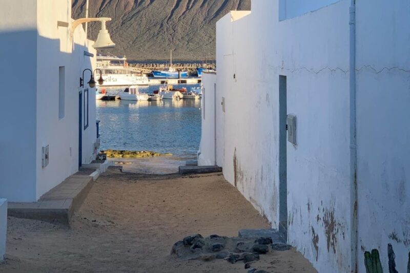Lanzarote: Return Ferry to La Graciosa with Bus Pickup - Practical Tips for Travelers