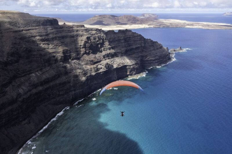 Lanzarote: Tandem Paragliding Flight Over Lanzarote - Key Points