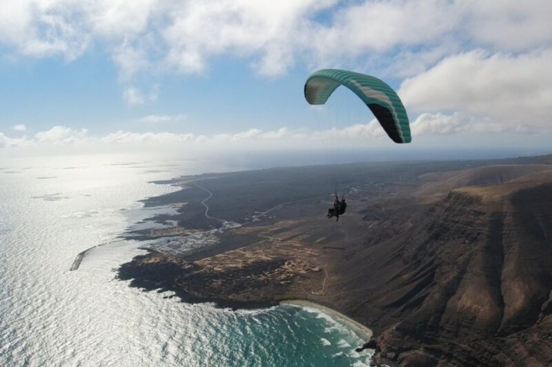Lanzarote: Tandem Paragliding Flight Over Lanzarote - Authentic Insights from Past Travelers