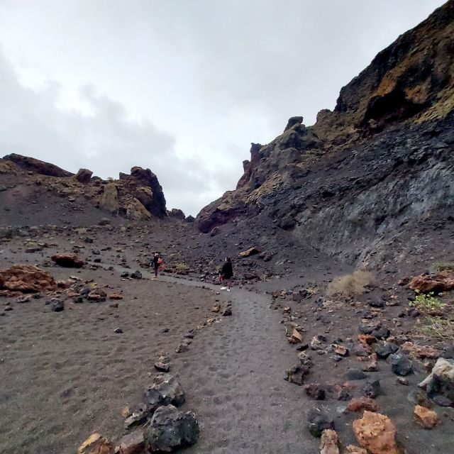 Lanzarote: Timanfaya Natural Park Trekking Tour - Practicalities: Cost, Duration, and Accessibility
