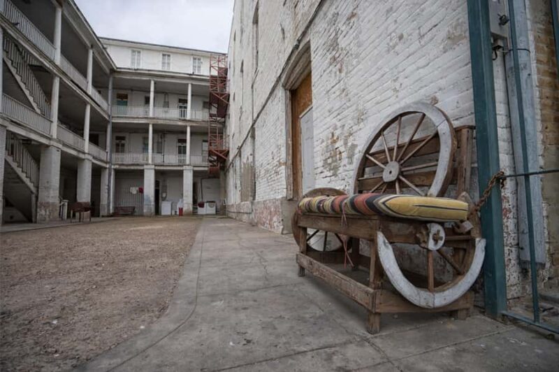 Laredo's Lost Laments of La Llorona Ghost Tour - Duration, Cost, and Practicalities