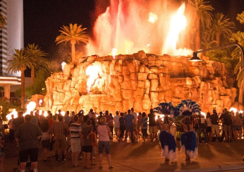 Las Vegas: Bright Lights City Tour with High Roller Ticket - Transport, Group Size, and Overall Comfort