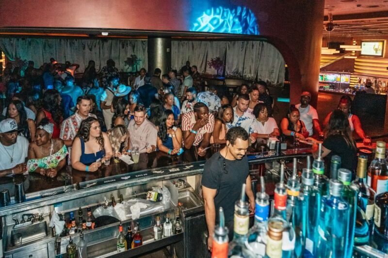 Las Vegas: Club Crawl and Party Bus with Free Drinks - Who Should Consider This Tour?