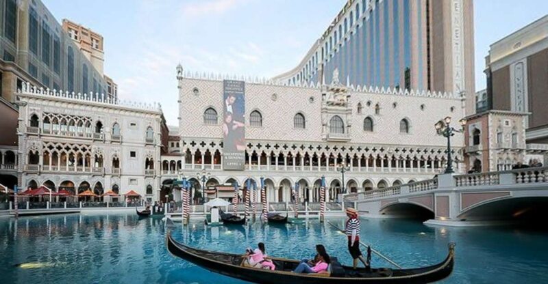 Las Vegas: Entry to Madame Tussauds with a Gondola Cruise - Dive into the Highlights of This Vegas Tour