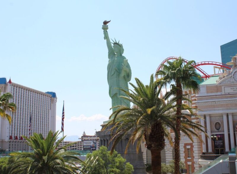 Las Vegas: Foodie Walking Tour on The Strip with Tastings - Authentic Insights from Travelers