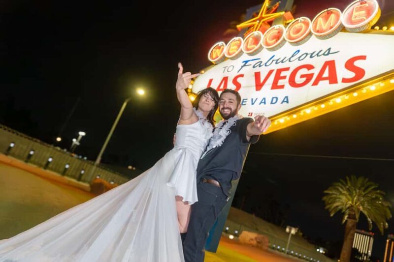 Las Vegas: Gold Elvis Vow Renewal or Wedding at Welcome Sign - Final Thoughts on the Tour