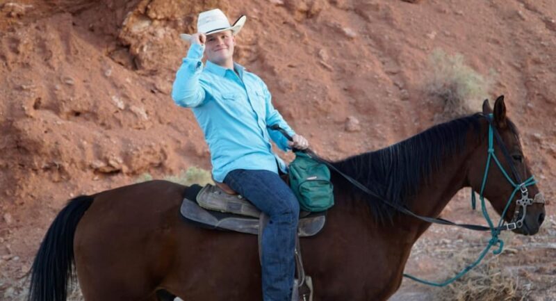 Las Vegas: Horseback Riding Tour with Lunch - Riding Through Stunning Red Rock Trails