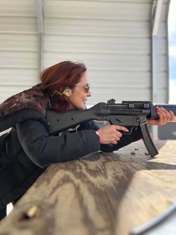 Las Vegas: Mojave Desert Shooting Experience with 3 Guns - What You Can Expect on the Shooting Range