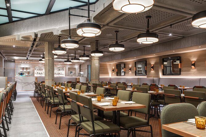 Las Vegas Night Flight with Dinner at Matteo Ristorante - What Makes This Tour Special?