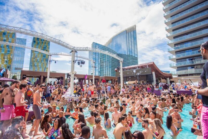 Las Vegas: Party Bus Day Club Tour with Drinks & Club Entry - A Deep Dive into the Tour Experience