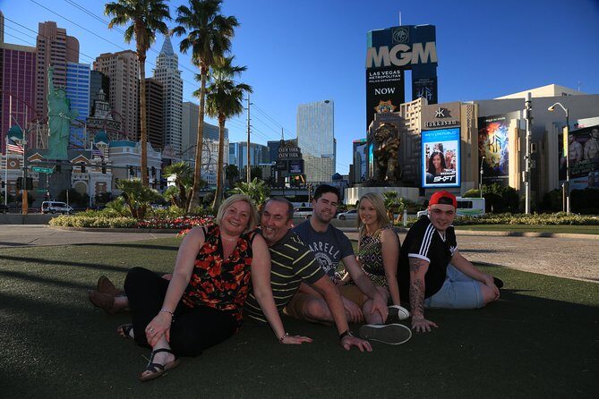 Las Vegas Photo Tour by Luxurious Vehicle - FAQ