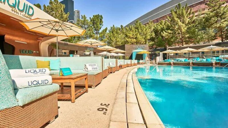 Las Vegas : Pool Crawl w/ Party Bus, Open Bar & VIP Entry - The Practical Details