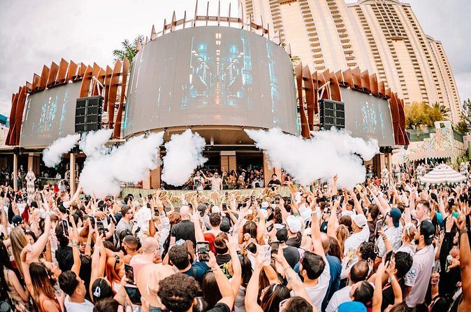 Las Vegas Pool Crawl with Party Bus & Free Drinks - Final thoughts: Is this experience worth it?