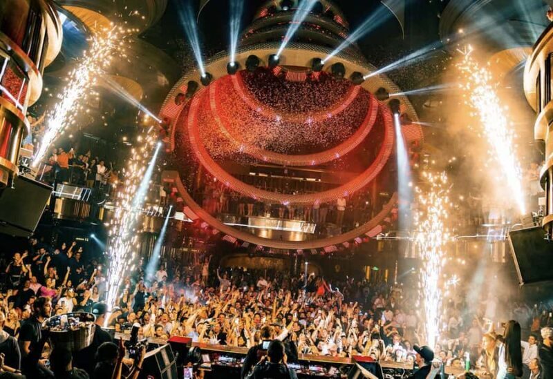 Las Vegas: Pool Party Tour with Cocktail Class & Club Entry - An Overview of the Experience