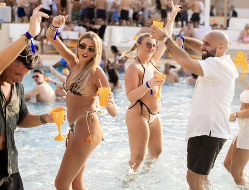 Las Vegas: Pool Party Tour with Cocktail Class & Club Entry - Analyzing the Value