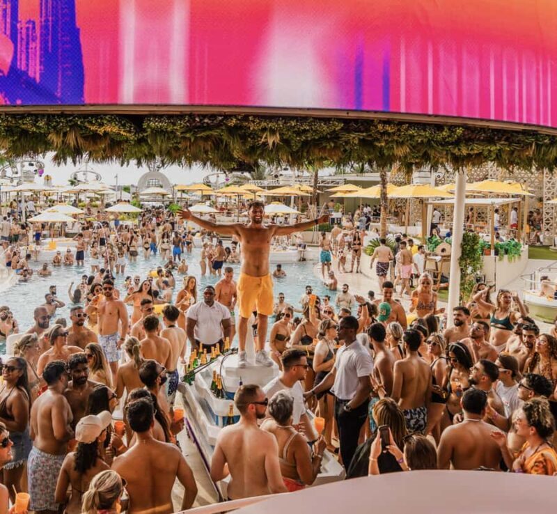 Las Vegas: Pool Party Tour with Cocktail Class & Club Entry - FAQ