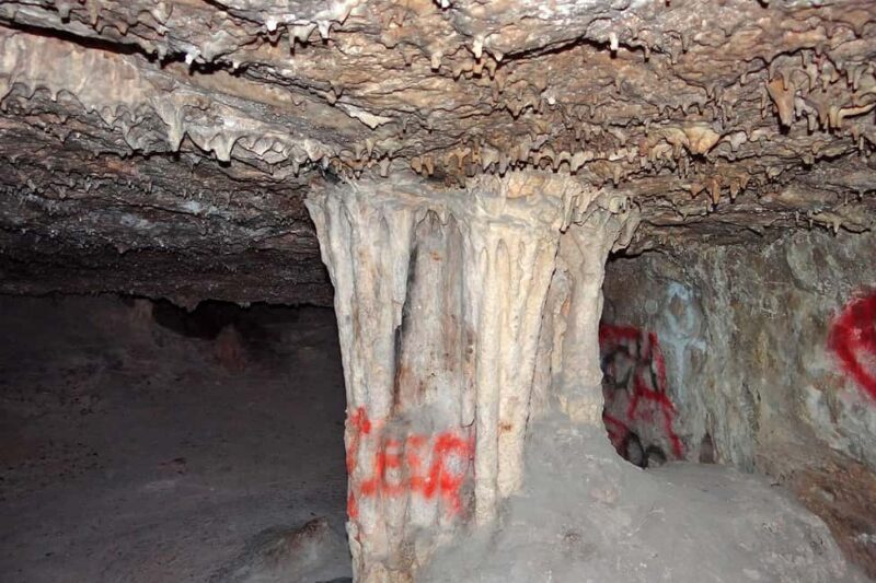 Las Vegas Red Rock Canyon Hiking Adventure & Secret Cave - Authentic Experiences and Authenticity