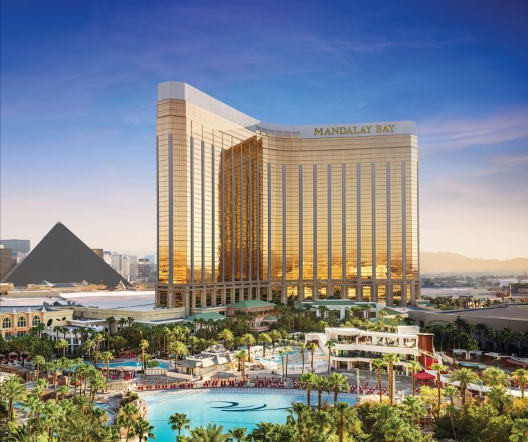 Las Vegas: Shark Reef Aquarium & VR Experience Entry Ticket - Introducing the Shark Reef Aquarium & VR Experience in Las Vegas