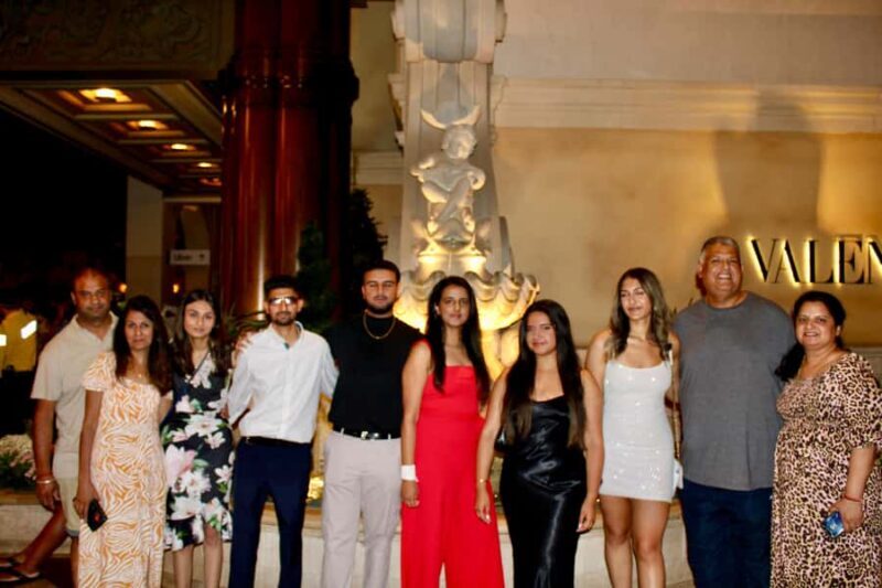 Las Vegas Strip Limo Tour with Champagne and Photos - FAQs